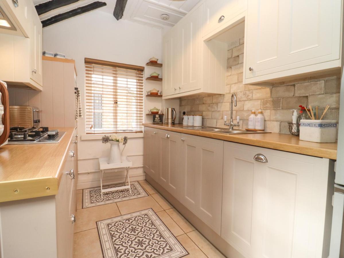 Hobbes Cottage Malmesbury Esterno foto