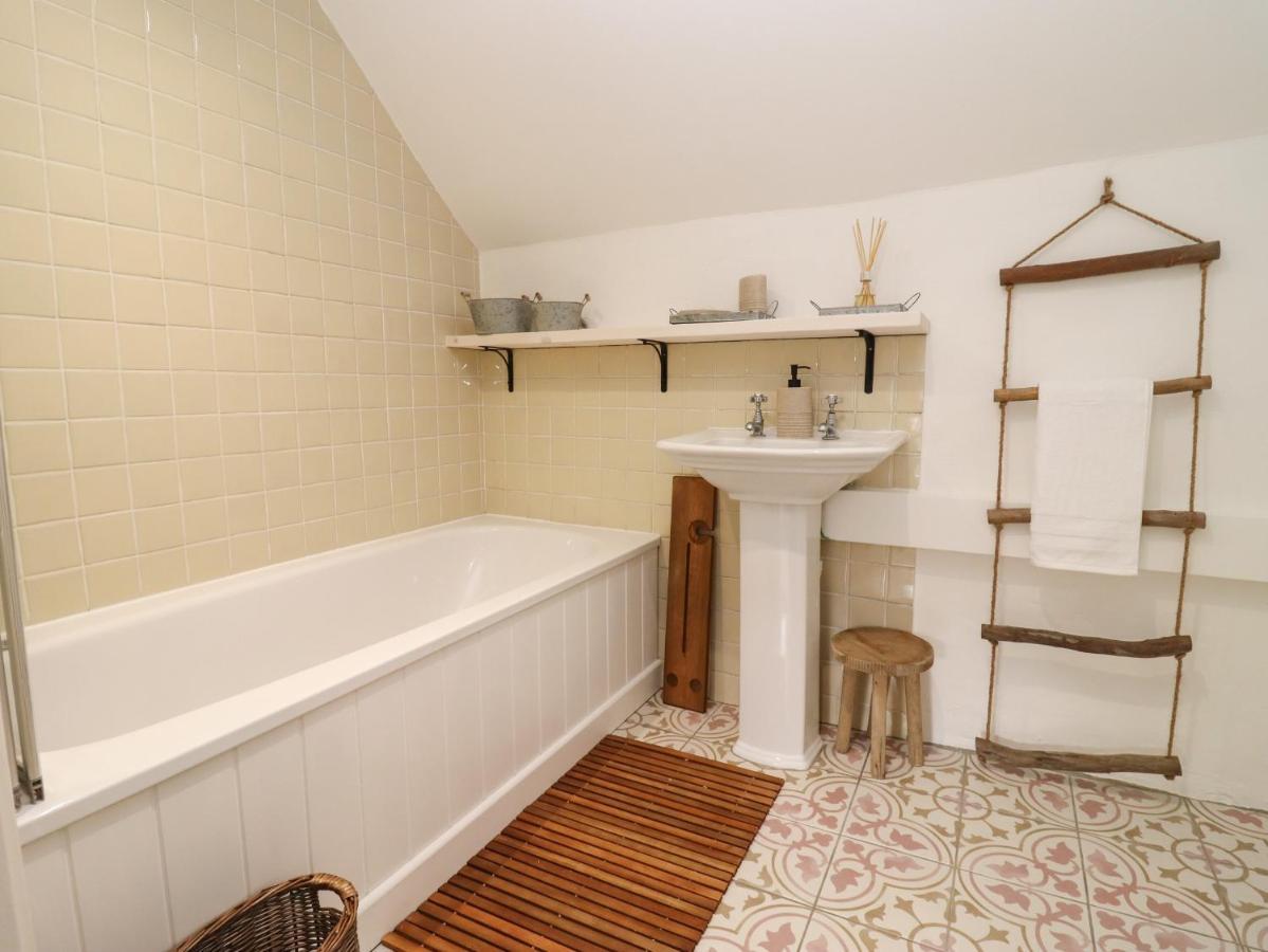 Hobbes Cottage Malmesbury Esterno foto